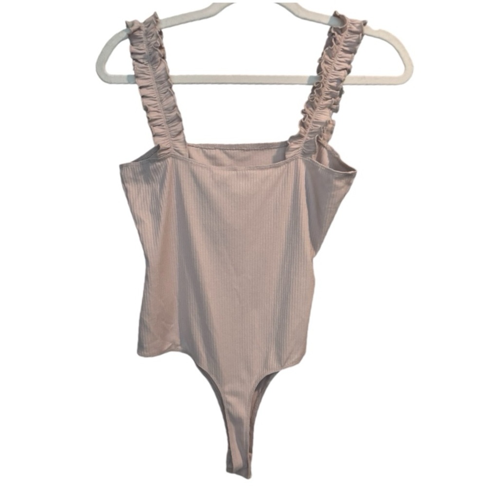 Double Zero Pink Tan Ribbed Ruffle Bodysuit Size Medium - Picture 2 of 3